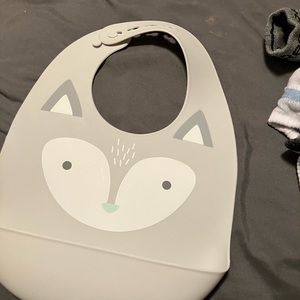 Silicone bib